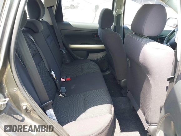 2004 Scion xA z VIN JTKKT624X40073877, wystawiony jako IAAI lot #42321335 z przebiegiem 230 700 mil mil oraz . Historia ofert i sprzedaży dostępna na DreamBid. Obrazek 8.