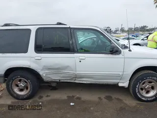 1998 Ford Explorer XL z VIN 1FMZU32E9WZA44004, wystawiony jako IAAI lot #41720181 z przebiegiem 137 267 mil mil oraz . Historia ofert i sprzedaży dostępna na DreamBid. Obrazek 13.