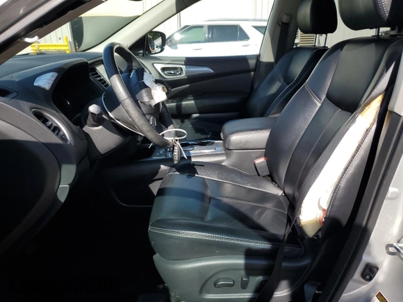 2017 Nissan Pathfinder SV z VIN 5N1DR2MN9HC909191, wystawiony jako Copart lot #56389135 z przebiegiem 95 101 mil mil oraz Szkoda całkowita • Salvage title. Historia ofert i sprzedaży dostępna na DreamBid. Obrazek 7.