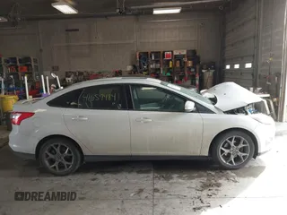 2013 Ford Focus SE with VIN 1FADP3F21DL306920, listed as a IAAI auction lot 41657484 with 172,116 mi miles. Bid and sale history available at carsss.com. Image 13.