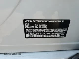 2023 BMW i7 xDrive60 z VIN WBY53EJ03PCM80194, wystawiony jako Copart lot #44192494 z przebiegiem Nie podano mil oraz . Historia ofert i sprzedaży dostępna na DreamBid. Obrazek 12.
