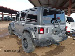 2020 Jeep Wrangler Unlimited Sport S z VIN 1C4HJXDN8LW126929, wystawiony jako IAAI lot #41949281 z przebiegiem 111 085 mil mil oraz . Historia ofert i sprzedaży dostępna na DreamBid. Obrazek 3.