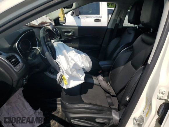 2018 Jeep Compass Altitude z VIN 3C4NJDBB0JT291161, wystawiony jako Copart lot #61835695 z przebiegiem Nie podano mil oraz Szkoda całkowita • Salvage title. Historia ofert i sprzedaży dostępna na DreamBid. Obrazek 7.