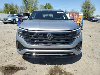 2024 Volkswagen Atlas SEL R-Line with VIN 1V2AE2CA5RC229421, listed as a Copart auction lot 53551375 with 7,517 mi miles and Salvage title. Bid and sale history available at DreamBid. Image 5.