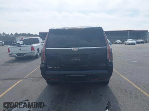 2017 Cadillac Escalade Luxury z VIN 1GYS4BKJ3HR307534, wystawiony jako IAAI lot #41762802 z przebiegiem 109 420 mil mil oraz . Historia ofert i sprzedaży dostępna na DreamBid. Obrazek 17.