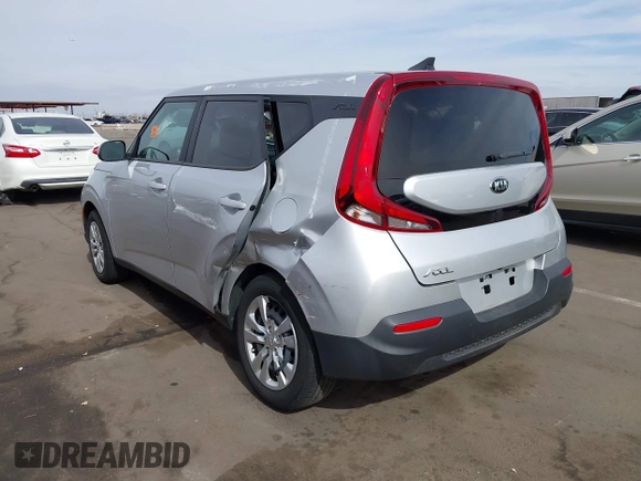 2021 Kia Soul LX with VIN KNDJ23AU4M7781443, listed as a IAAI auction lot 41579645 with 18,009 mi miles. Bid and sale history available at carsss.com. Image 3.