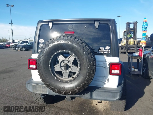 2020 Jeep Wrangler Unlimited Sport S z VIN 1C4HJXDG7LW201699, wystawiony jako IAAI lot #41651137 z przebiegiem 66 777 mil mil oraz . Historia ofert i sprzedaży dostępna na DreamBid. Obrazek 17.