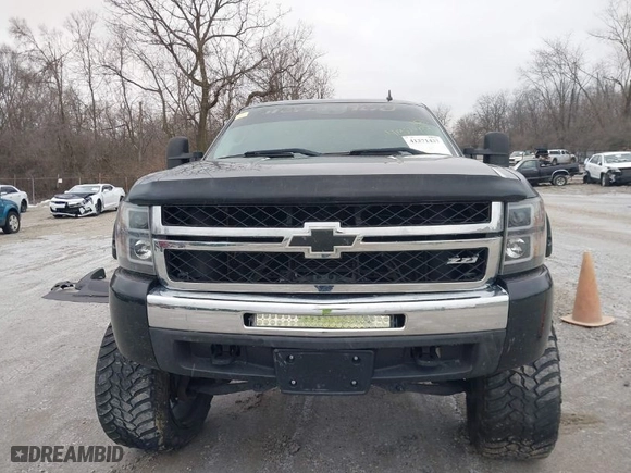2010 Chevrolet Silverado 1500 LT with VIN 3GCRKSE34AG167328, listed as a IAAI auction lot 41371437 with 101,977 mi miles. Bid and sale history available at carsss.com. Image 12.