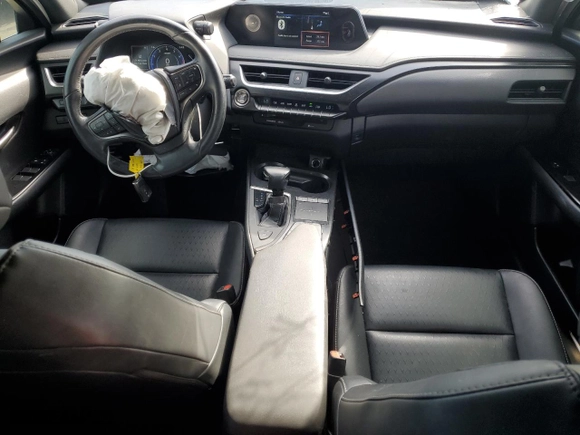 2019 Lexus UX with VIN JTHY3JBH4K2014363, listed as a Copart auction lot 79135754 with 92,751 mi miles and Salvage Title. Bid and sale history available at carsss.com. Image 8.
