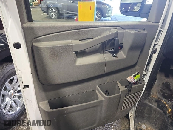 2021 Chevrolet Express Cargo with VIN 1GCWGAFP9M1151547, listed as a IAAI auction lot 42631437 with 130,120 mi miles and . Bid and sale history available at DreamBid. Image 32.