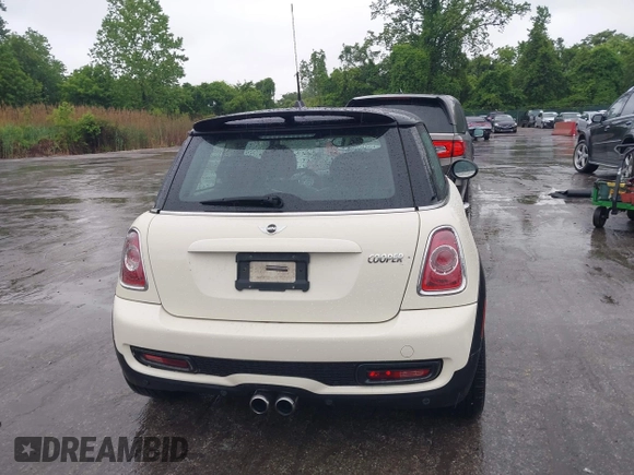 2012 MINI Hardtop S z VIN WMWSV3C59CT386436, wystawiony jako IAAI lot #42254715 z przebiegiem 60 260 mil mil oraz . Historia ofert i sprzedaży dostępna na DreamBid. Obrazek 16.
