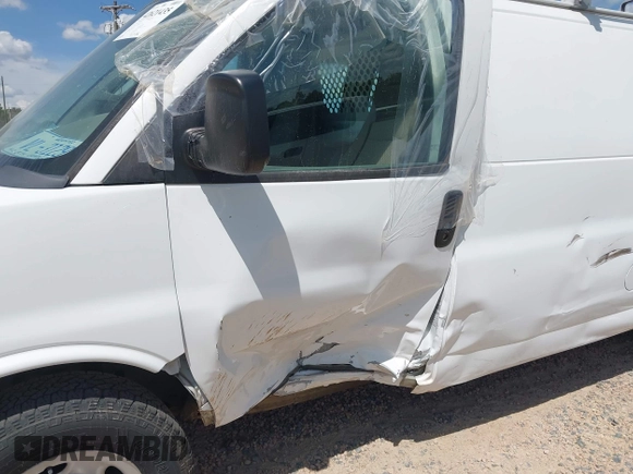 2016 Chevrolet Express Cargo with VIN 1GCWGBFF9G1287632, listed as a IAAI auction lot 42621435 with 61,701 mi miles and . Bid and sale history available at DreamBid. Image 6.