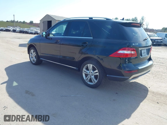 2015 Mercedes-Benz M ML 350 with VIN 4JGDA5HB3FA498372, listed as a IAAI auction lot 42097380 with 91,200 mi miles. Bid and sale history available at carsss.com. Image 3.