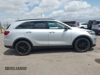 2020 Kia Sorento S z VIN 5XYPG4A55LG694372, wystawiony jako IAAI lot #42183383 z przebiegiem 57 980 mil mil oraz . Historia ofert i sprzedaży dostępna na DreamBid. Obrazek 14.