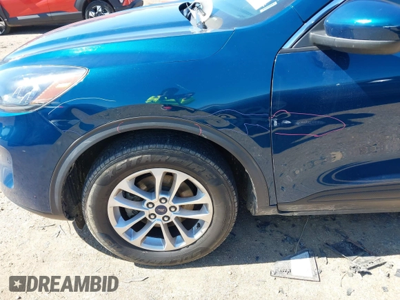 2020 Ford Escape SE z VIN 1FMCU9G64LUB00871, wystawiony jako IAAI lot #41763376 z przebiegiem 89 711 mil mil oraz . Historia ofert i sprzedaży dostępna na DreamBid. Obrazek 6.