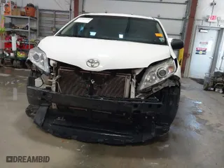 2015 Toyota Sienna L with VIN 5TDZK3DC3FS617518, listed as a IAAI auction lot 41566048 with 188,494 mi miles. Bid and sale history available at carsss.com. Image 6.