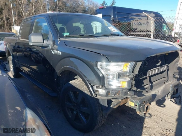 2015 Ford F-150 XLT w/HD Payload Pkg with VIN 1FTFW1EF4FFB92914, listed as a IAAI auction lot 41202920 with 155,497 mi miles. Bid and sale history available at carsss.com. Image 1.