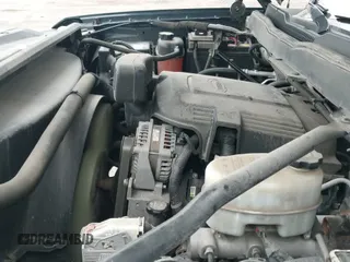 2017 Chevrolet Silverado 2500HD LT z VIN 1GC2KVEGXHZ187129, wystawiony jako IAAI lot #42295998 z przebiegiem 96 781 mil mil oraz . Historia ofert i sprzedaży dostępna na DreamBid. Obrazek 19.