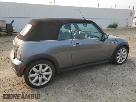 2005 MINI Convertible S z VIN WMWRH33535TF83436, wystawiony jako Copart lot #63962304 z przebiegiem 246 932 mil mil oraz Szkoda całkowita • Salvage title. Historia ofert i sprzedaży dostępna na DreamBid. Obrazek 3.