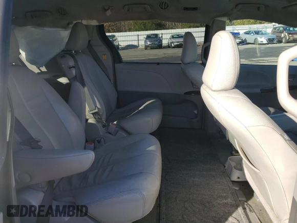 2013 Toyota Sienna XLE AAS z VIN 5TDYK3DC1DS389687, wystawiony jako Copart lot #44355905 z przebiegiem 188 780 mil mil oraz Szkoda całkowita • Salvage title. Historia ofert i sprzedaży dostępna na DreamBid. Obrazek 11.