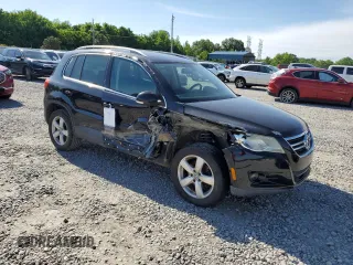 2010 Volkswagen Tiguan Wolfsburg Edition z VIN WVGAV7AX2AW527803, wystawiony jako Copart lot #55920475 z przebiegiem 107 682 mil mil oraz Szkoda całkowita • Salvage title. Historia ofert i sprzedaży dostępna na DreamBid. Obrazek 4.