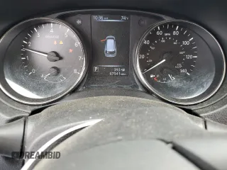 2017 Nissan Rogue SV z VIN JN8AT2MT6HW142006, wystawiony jako Copart lot #54361505 z przebiegiem 67 541 mil mil oraz Szkody całkowita. Historia ofert i sprzedaży dostępna na DreamBid. Obrazek 9.