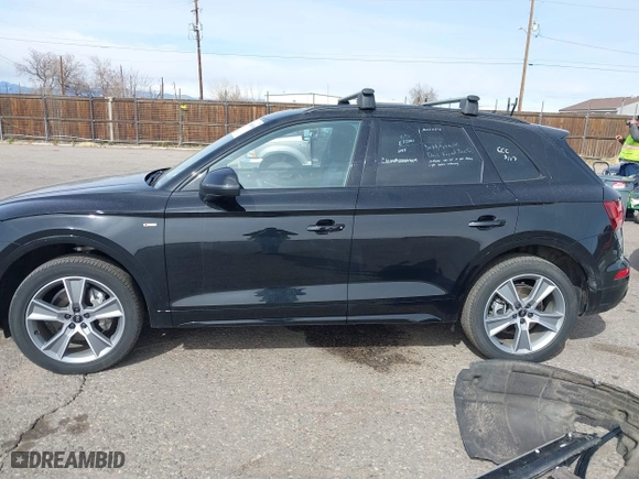 2025 Audi Q5 S line Premium with VIN WA1GAAFY9S2021963, listed as a IAAI auction lot 41840606 with 6,900 mi miles. Bid and sale history available at carsss.com. Image 15.