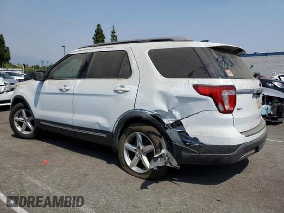 2019 Ford Explorer XLT z VIN 1FM5K7D83KGB28747, wystawiony jako Copart lot #71127864 z przebiegiem 127 986 mil mil oraz Szkoda całkowita • Salvage title. Historia ofert i sprzedaży dostępna na DreamBid. Obrazek 2.