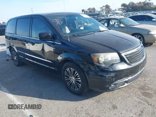 2014 Chrysler Town & Country S with VIN 2C4RC1HG7ER177874, listed as a IAAI auction lot 41725127 with 126,520 mi miles. Bid and sale history available at carsss.com. Image 1.