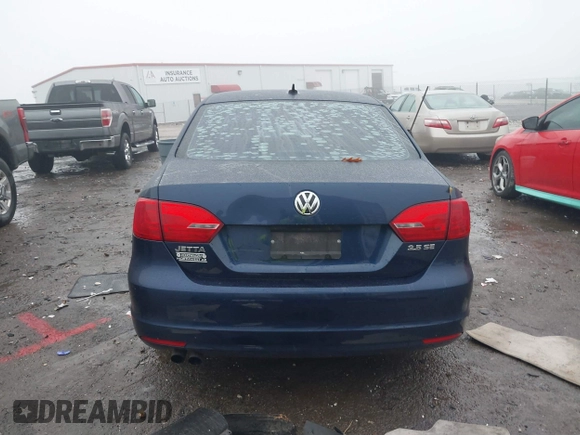 2013 Volkswagen Jetta SE z VIN 3VWDX7AJ3DM267839, wystawiony jako IAAI lot #41157583 z przebiegiem 61 643 mil mil oraz . Historia ofert i sprzedaży dostępna na DreamBid. Obrazek 17.