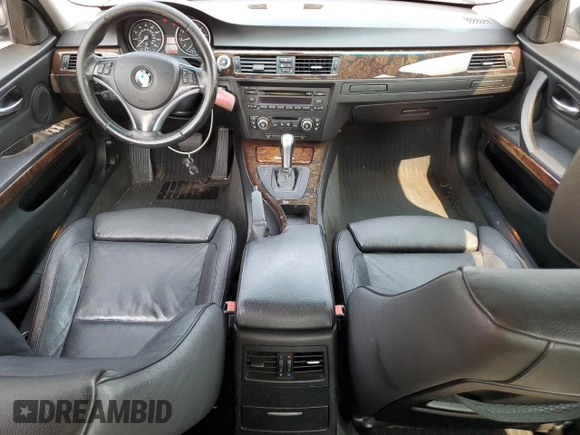 2007 BMW 3 Series 328i z VIN WBAVC53557FZ74918, wystawiony jako Copart lot #56892005 z przebiegiem 184 111 mil mil oraz Szkoda całkowita • Salvage title. Historia ofert i sprzedaży dostępna na DreamBid. Obrazek 8.