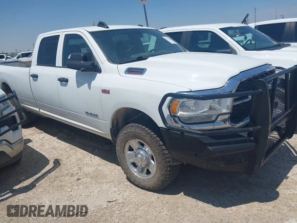 2022 Ram 2500 Tradesman z VIN 3C6UR5HJ7NG351676, wystawiony jako IAAI lot #42728688 z przebiegiem 90 318 mil mil oraz . Historia ofert i sprzedaży dostępna na DreamBid. Obrazek 1.