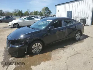 2024 Nissan Sentra S z VIN 3N1AB8BV1RY279812, wystawiony jako Copart lot #50597575 z przebiegiem 18 585 mil mil oraz Szkoda całkowita • Salvage title. Historia ofert i sprzedaży dostępna na DreamBid. Obrazek 1.