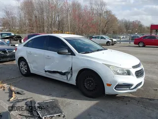 2015 Chevrolet Cruze LS z VIN 1G1PA5SH4F7232167, wystawiony jako IAAI lot #41728629 z przebiegiem 193 375 mil mil oraz . Historia ofert i sprzedaży dostępna na DreamBid. Obrazek 1.