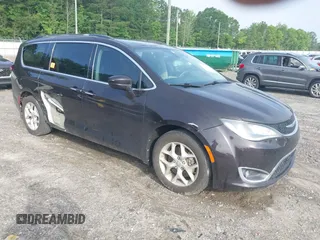 2018 Chrysler Pacifica Touring Plus with VIN 2C4RC1FG5JR117198, listed as a IAAI auction lot 42483274 with 211,162 mi miles and . Bid and sale history available at DreamBid. Image 1.