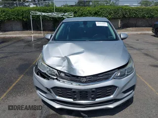 2017 Chevrolet Cruze LS z VIN 1G1BC5SM6H7121852, wystawiony jako IAAI lot #42354416 z przebiegiem 186 246 mil mil oraz . Historia ofert i sprzedaży dostępna na DreamBid. Obrazek 12.