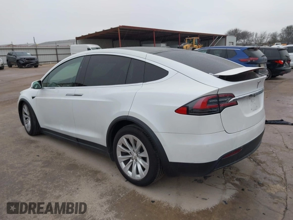 2020 Tesla Model X Long Range with VIN 5YJXCDE2XLF284847, listed as a IAAI auction lot 41595151 with 29,466 mi miles. Bid and sale history available at carsss.com. Image 3.
