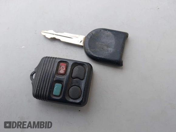 2008 Ford Focus SE с VIN 1FAHP35NX8W158591, выставлен на аукционе IAAI как лот 42237633 с пробегом 167 673 миль миль и . История ставок и продаж доступна на DreamBid. Изображение 11.