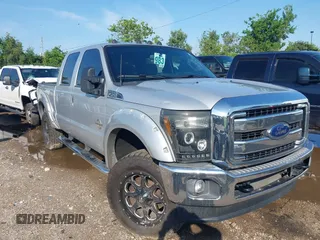 2013 Ford F-250 XL z VIN 1FT7W2BT2DEA63206, wystawiony jako IAAI lot #42140319 z przebiegiem 303 895 mil mil oraz . Historia ofert i sprzedaży dostępna na DreamBid. Obrazek 1.