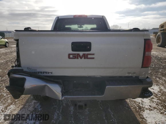 2016 GMC Sierra 2500HD SLE z VIN 1GT12SEGXGF265919, wystawiony jako Copart lot #82118884 z przebiegiem 113 066 mil mil oraz Szkoda całkowita • Salvage title. Historia ofert i sprzedaży dostępna na DreamBid. Obrazek 6.