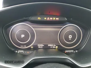 2017 Audi TTS z VIN TRUC1AFV6H1016086, wystawiony jako Copart lot #50649944 z przebiegiem 35 209 mil mil oraz . Historia ofert i sprzedaży dostępna na DreamBid. Obrazek 9.