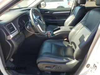 2017 Toyota Highlander XLE with VIN 5TDJZRFHXHS417209, listed as a Copart auction lot 64847585 with 46,693 mi miles and Salvage title. Bid and sale history available at DreamBid. Image 7.