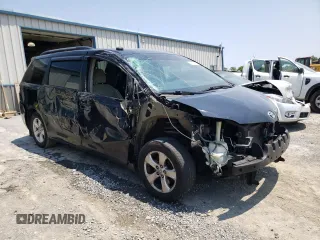 2017 Toyota Sienna LE Auto Access Seat with VIN 5TDKZ3DC4HS868306, listed as a Copart auction lot 59283795 with 310,767 mi miles and Salvage title. Bid and sale history available at DreamBid. Image 4.