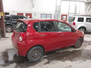 2009 Pontiac G3 z VIN KL2TD66E89B674120, wystawiony jako IAAI lot #41361063 z przebiegiem 207 039 mil mil oraz . Historia ofert i sprzedaży dostępna na DreamBid. Obrazek 4.