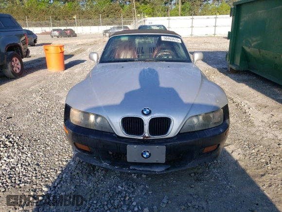 2000 BMW Z3 2.5 z VIN 4USCH9342YLF84496, wystawiony jako Copart lot #50463415 z przebiegiem 275 713 mil mil oraz Szkoda całkowita • Salvage title. Historia ofert i sprzedaży dostępna na DreamBid. Obrazek 5.