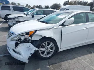 2013 Hyundai Sonata Limited with VIN 5NPEC4AC3DH585887, listed as a IAAI auction lot 42046976 with 126,675 mi miles and . Bid and sale history available at carsss.com. Image 6.
