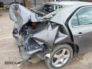 2010 Ford Fusion SE с VIN 3FAHP0HA5AR428603, выставлен на аукционе IAAI как лот 42055330 с пробегом 178 407 миль миль и . История ставок и продаж доступна на DreamBid. Изображение 13.
