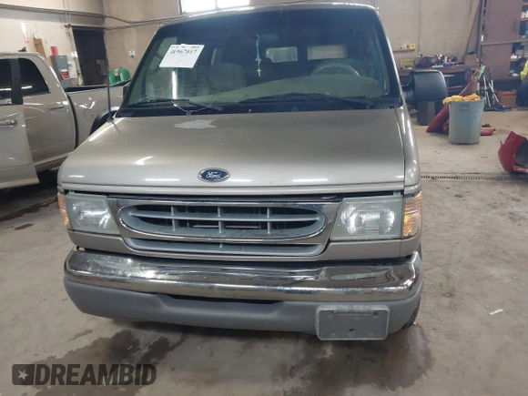 2002 Ford Econoline Cargo Recreational with VIN 1FDRE14L22HB53224, listed as a IAAI auction lot 41967017 with 202,065 mi miles. Bid and sale history available at carsss.com. Image 12.