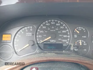 2002 Chevrolet Tahoe LS z VIN 1GNEC13Z12R145907, wystawiony jako IAAI lot #42144771 z przebiegiem 308 201 mil mil oraz . Historia ofert i sprzedaży dostępna na DreamBid. Obrazek 7.