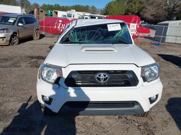 2013 Toyota Tacoma PreRunner with VIN 3TMJU4GN4DM150682, listed as a IAAI auction lot 41206289 with 66,179 mi miles. Bid and sale history available at carsss.com. Image 12.